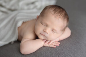 Newborn Photographer Kansas City Susy Photo_Baby Wyatt_grey inspiration_