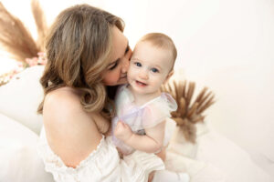 Kansas City Mini Sessions Mommy and me Susy photo photographer_Capturing Magic._Mom's and babies_
