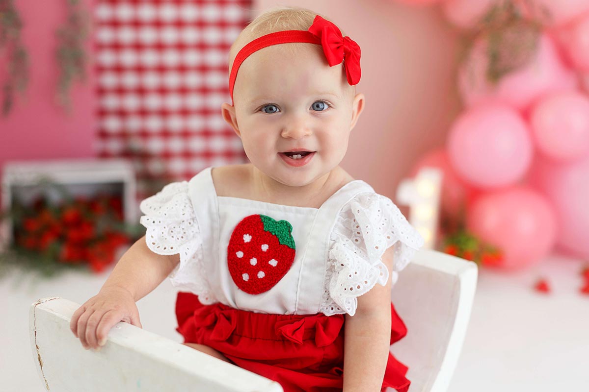 Kansas City Cake Smash Photographer Strawberry Themed Birthday Inspiration studio ideas