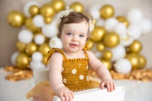 Kansas City cake smash photographer gold balloon birthday inspiration party ideas