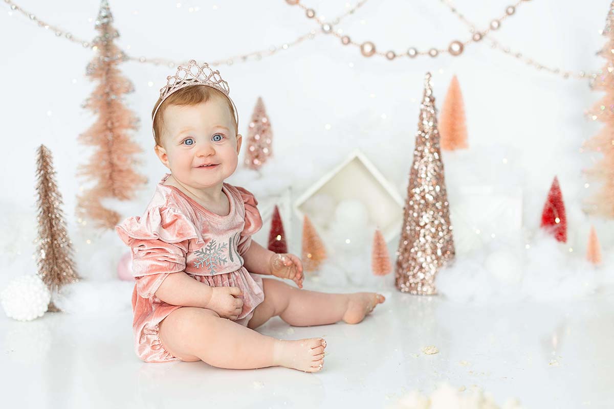 Kansas City cake smash photographer winter wonderland theme cake smash photography